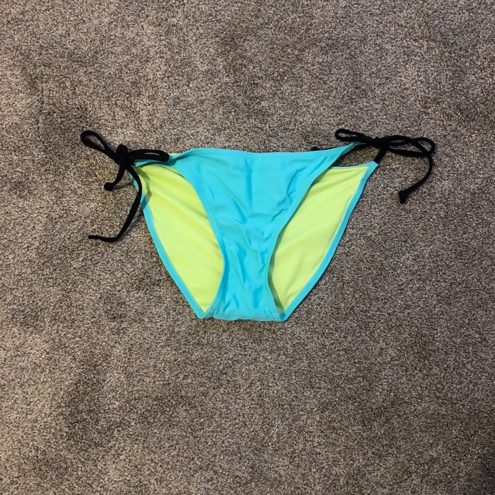 Bikini bottoms